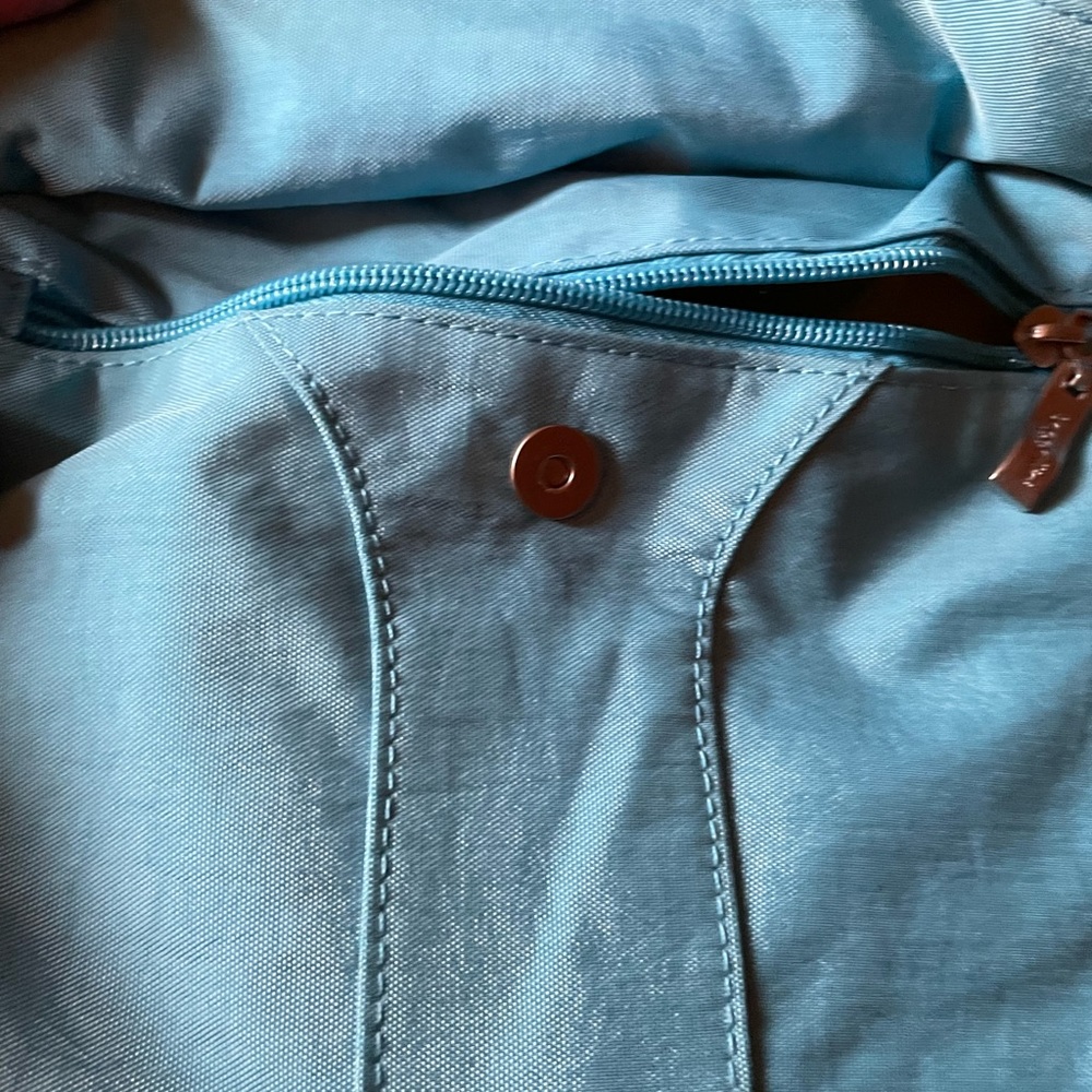 NWT women’s light blue baggalini cross shoulder purse in cloth material - Picture 5 of 5